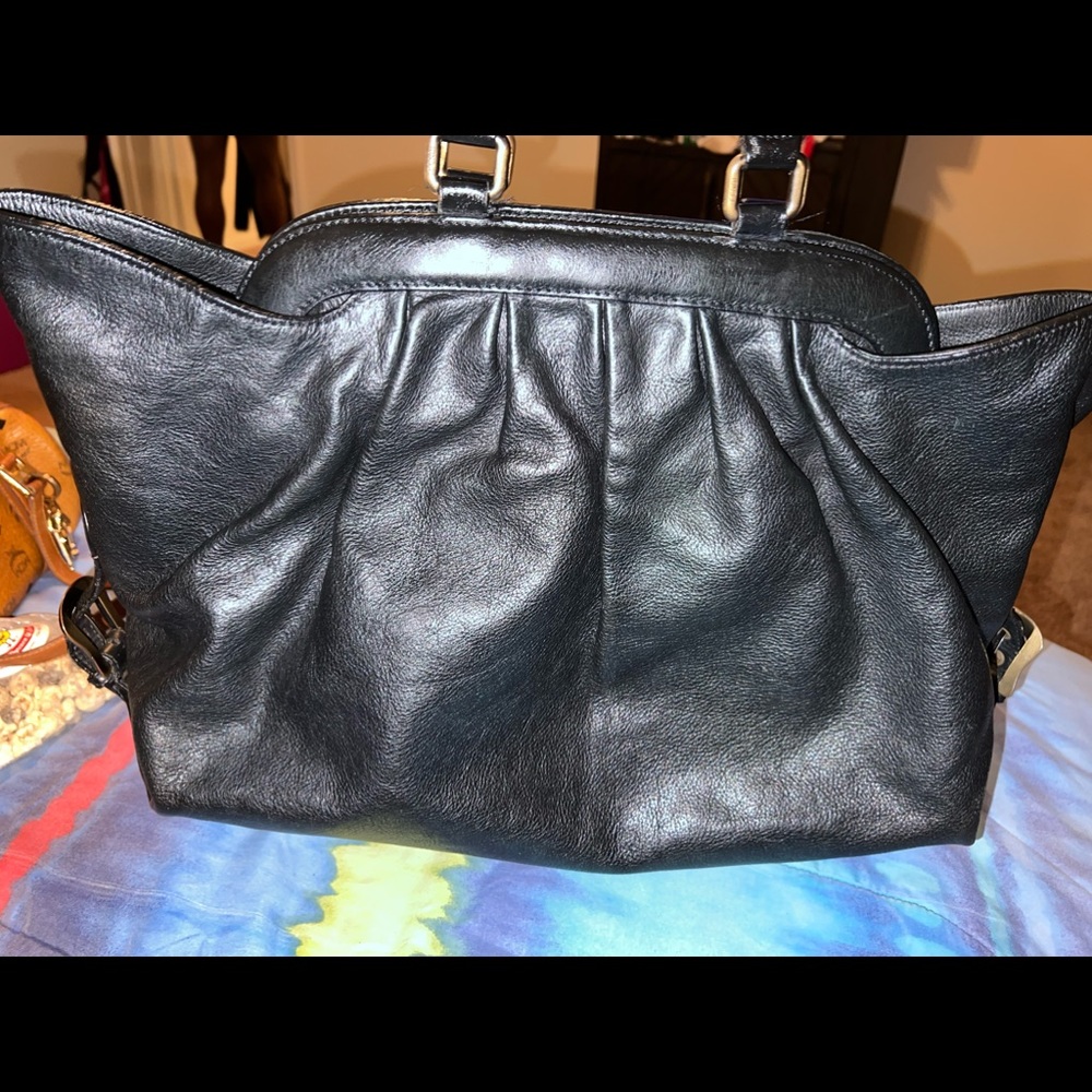 💗REDUCED🚨Authentic Fendi tote